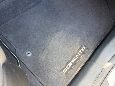 Used 2019 Kia Sorento AWD image 64