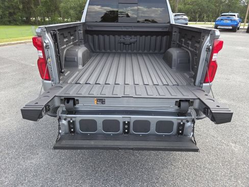 Used 2025 Chevrolet Silverado 1500 High Country w/ Technology Package AWD/4WD image 28