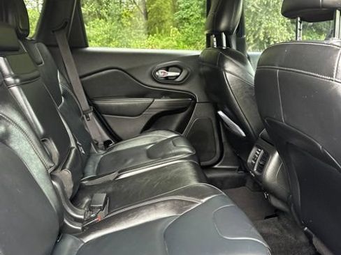 Used 2014 Jeep Cherokee Limited w/ Technology Group FWD image 18