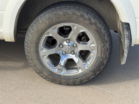 Used 2017 RAM 1500 Laramie w/ Convenience Group AWD/4WD image 7