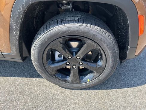 New 2026 Jeep Grand Cherokee Limited AWD/4WD image 9