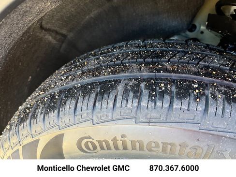 New 2026 Chevrolet Equinox LT w/ Convenience Package II image 28