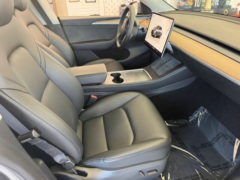 Used 2024 Tesla Model Y Long Range AWD/4WD image 13