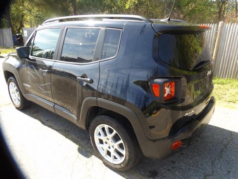 Used 2020 Jeep Renegade Latitude image 3