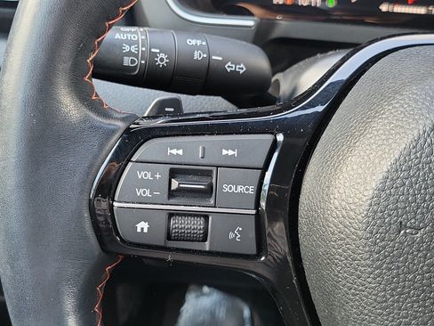 Certified 2025 Honda Pilot Sport image 25