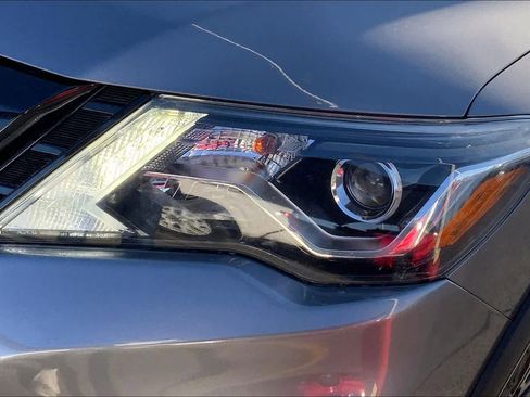 Used 2020 Nissan Pathfinder SV w/ Rock Creek Edition image 28