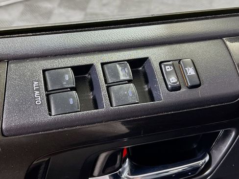 Certified 2018 Toyota 4Runner TRD Off-Road Premium AWD/4WD image 17