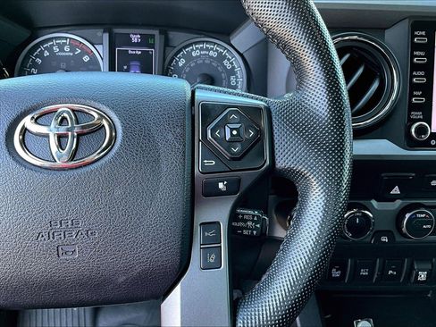 Used 2021 Toyota Tacoma TRD Off-Road w/ TRD Premium Off Road Package AWD/4WD image 12