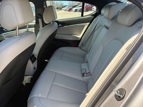 Used 2025 Genesis G70 2.5T AWD/4WD image 21