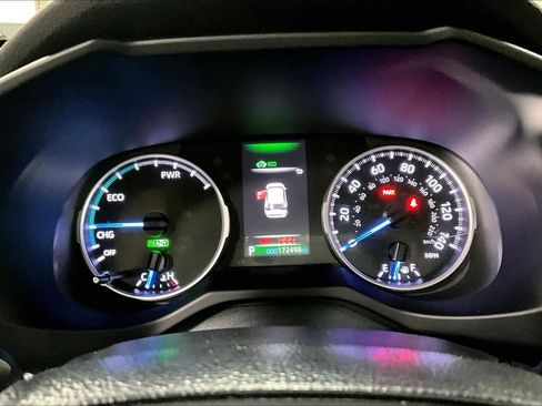 Used 2021 Toyota RAV4 LE image 26