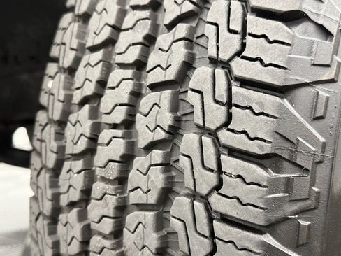 Used 2020 Toyota Tundra SR5 w/ SR5 Upgrade Package image 37