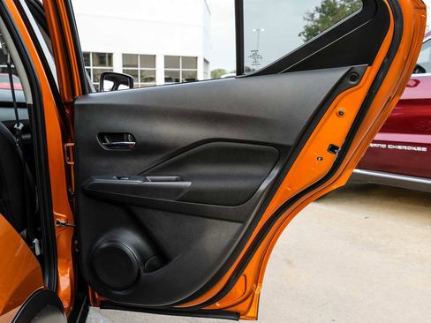 Used 2021 Nissan Kicks SV image 44