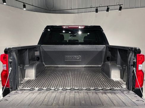 Used 2020 Chevrolet Silverado 1500 Custom w/ Custom Value Package image 5