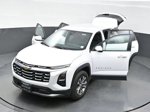 Used 2025 Chevrolet Equinox LT AWD/4WD image 43