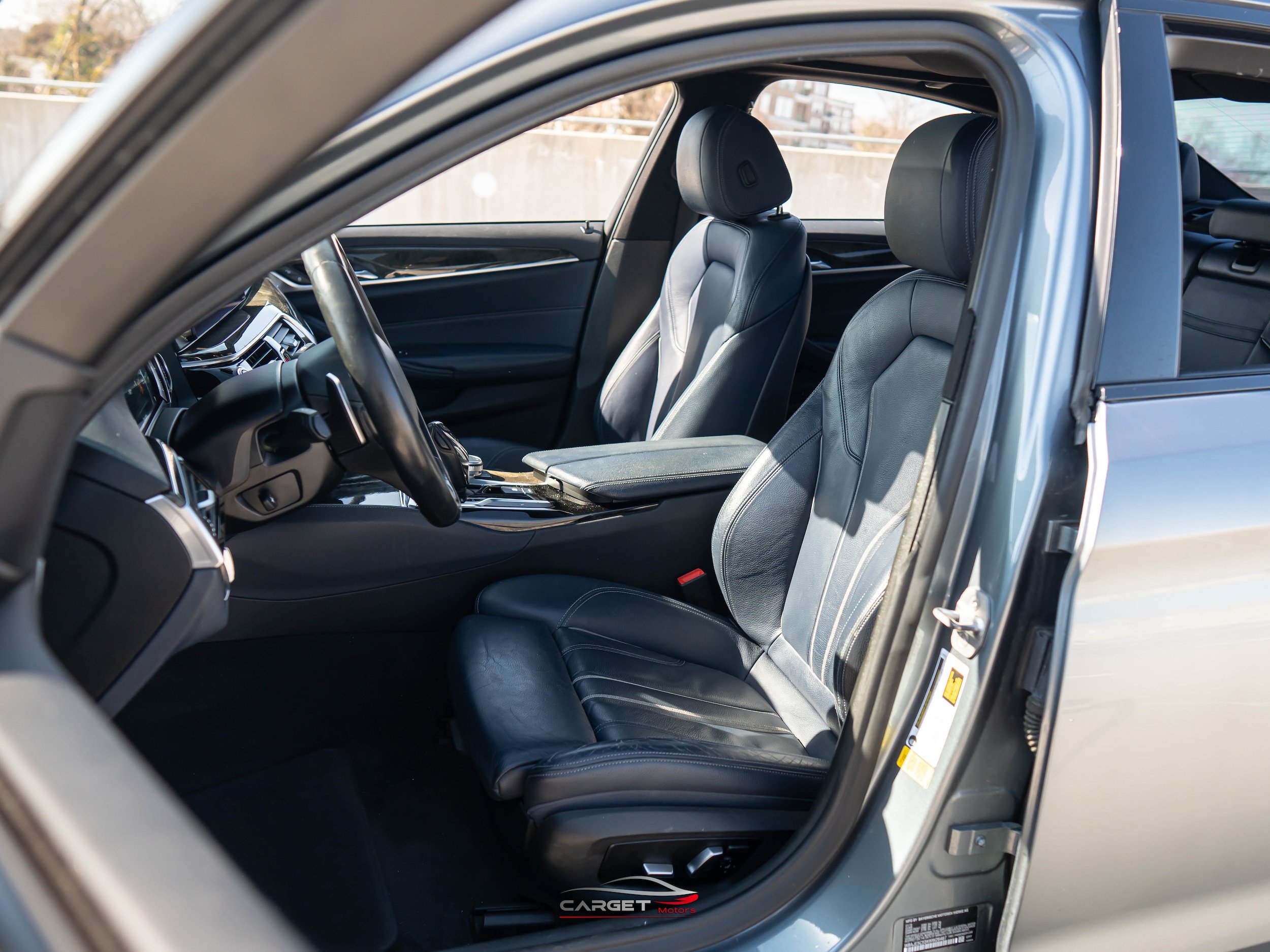 Used 2019 BMW 540i w/ M Sport Package RWD image 16