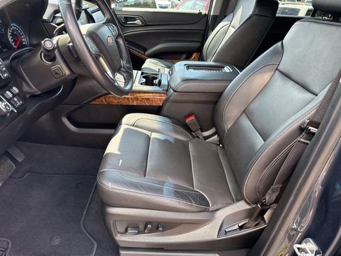 Certified 2020 Chevrolet Suburban Premier w/ Premier 6.2L Value Package image 12