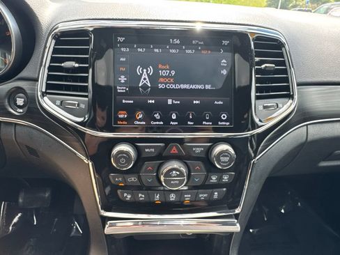 Used 2021 Jeep Grand Cherokee Limited AWD/4WD image 3