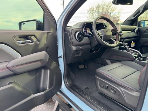 Used 2025 Chevrolet Colorado Z71 w/ Z71 Convenience Package 2 image 13