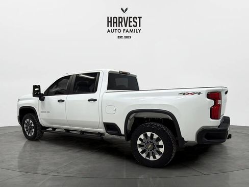Used 2022 Chevrolet Silverado 2500 Custom w/ Custom Value Package image 3