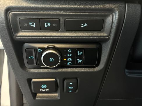 Used 2024 Ford F150 Lariat AWD/4WD image 14