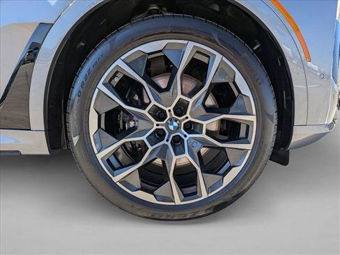 Certified 2026 BMW X7 xDrive40i w/ M Sport Package image 24