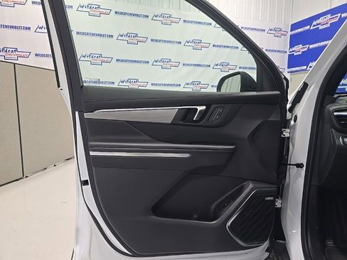 Used 2025 Buick Enclave Preferred image 12