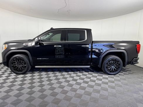 Used 2022 GMC Sierra 1500 Denali w/ Denali Premium Package AWD/4WD image 11