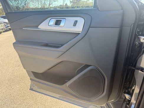New 2026 Ford Explorer Active image 17