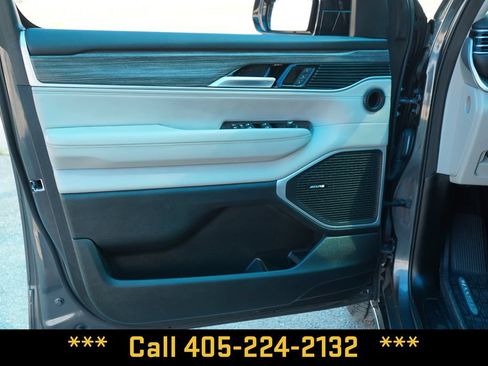 Used 2024 Jeep Wagoneer Series II w/ Flexible Seating Group RWD image 14