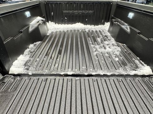 Used 2025 Toyota Tacoma SR image 31