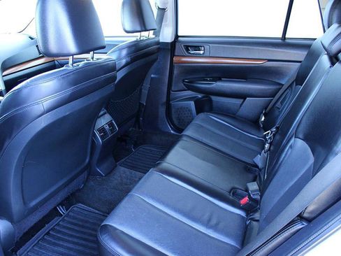 Used 2014 Subaru Outback 2.5i Limited image 16