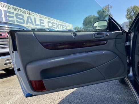 Used 2001 Chrysler Sebring LXi image 11