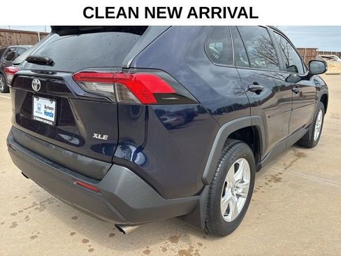 Used 2021 Toyota RAV4 XLE image 3