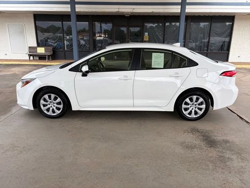 Used 2026 Toyota Corolla LE FWD image 8