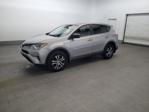 Used 2018 Toyota RAV4 LE w/ Carpet Mat Package AWD/4WD image 2