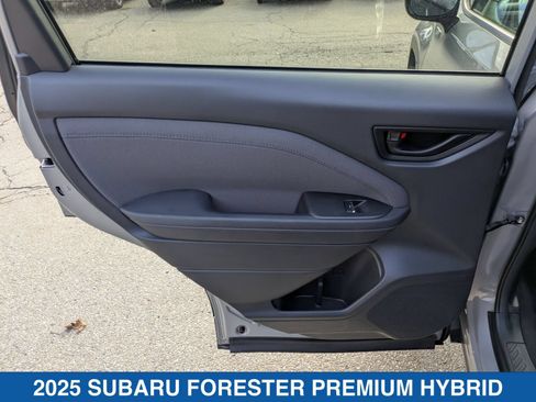 Used 2025 Subaru Forester Premium AWD/4WD image 29