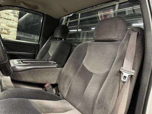 Used 2007 GMC Sierra 3500 SLE w/ Heavy-Duty Power Package AWD/4WD image 24