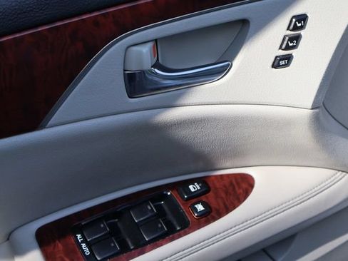 Used 2011 Toyota Avalon Limited FWD image 15
