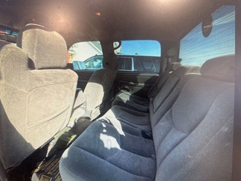 Used 2005 Chevrolet Silverado 2500 LS w/ Heavy-Duty Power Package image 3