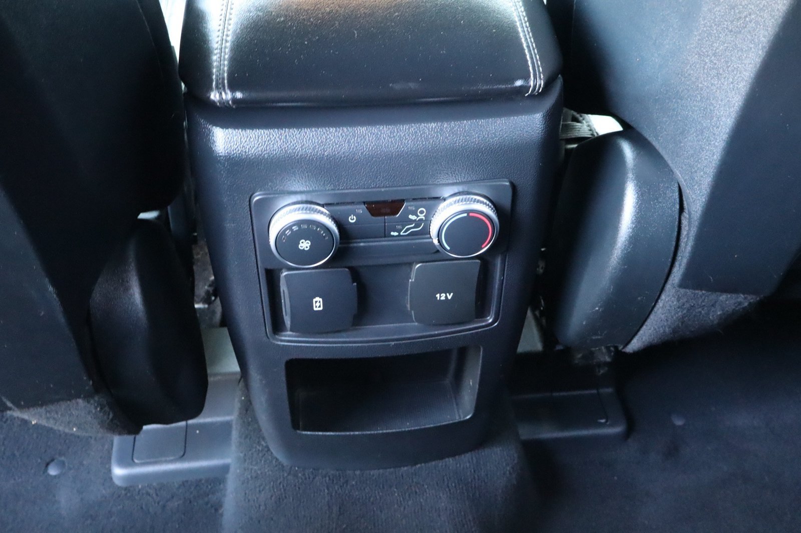 Used 2020 Ford Explorer XLT w/ Equipment Group 202A RWD image 34