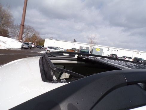 Used 2023 Subaru Ascent Limited w/ Technology Package image 4