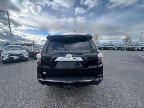 Used 2016 Toyota 4Runner Limited AWD/4WD image 3