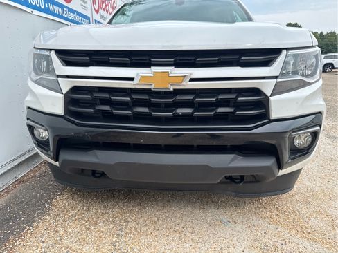 Used 2022 Chevrolet Colorado LT w/ LT Convenience Package AWD/4WD image 11