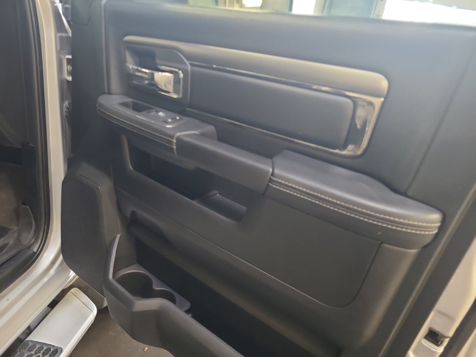 Used 2018 RAM 2500 Laramie w/ Sport Appearance Group AWD/4WD image 16