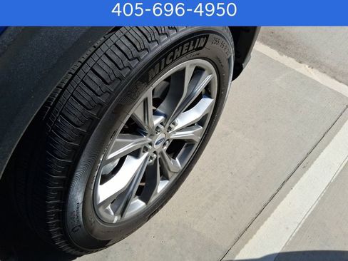 Used 2023 Ford Explorer Limited image 11