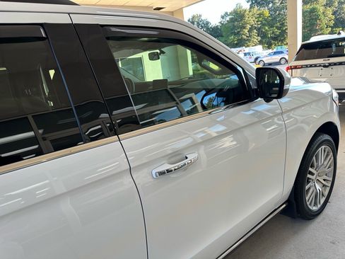 Used 2024 Ford Expedition Max Limited AWD/4WD image 9