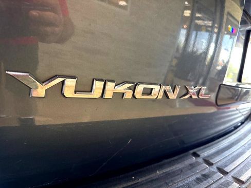 Used 2010 GMC Yukon XL 2500 SLE image 21