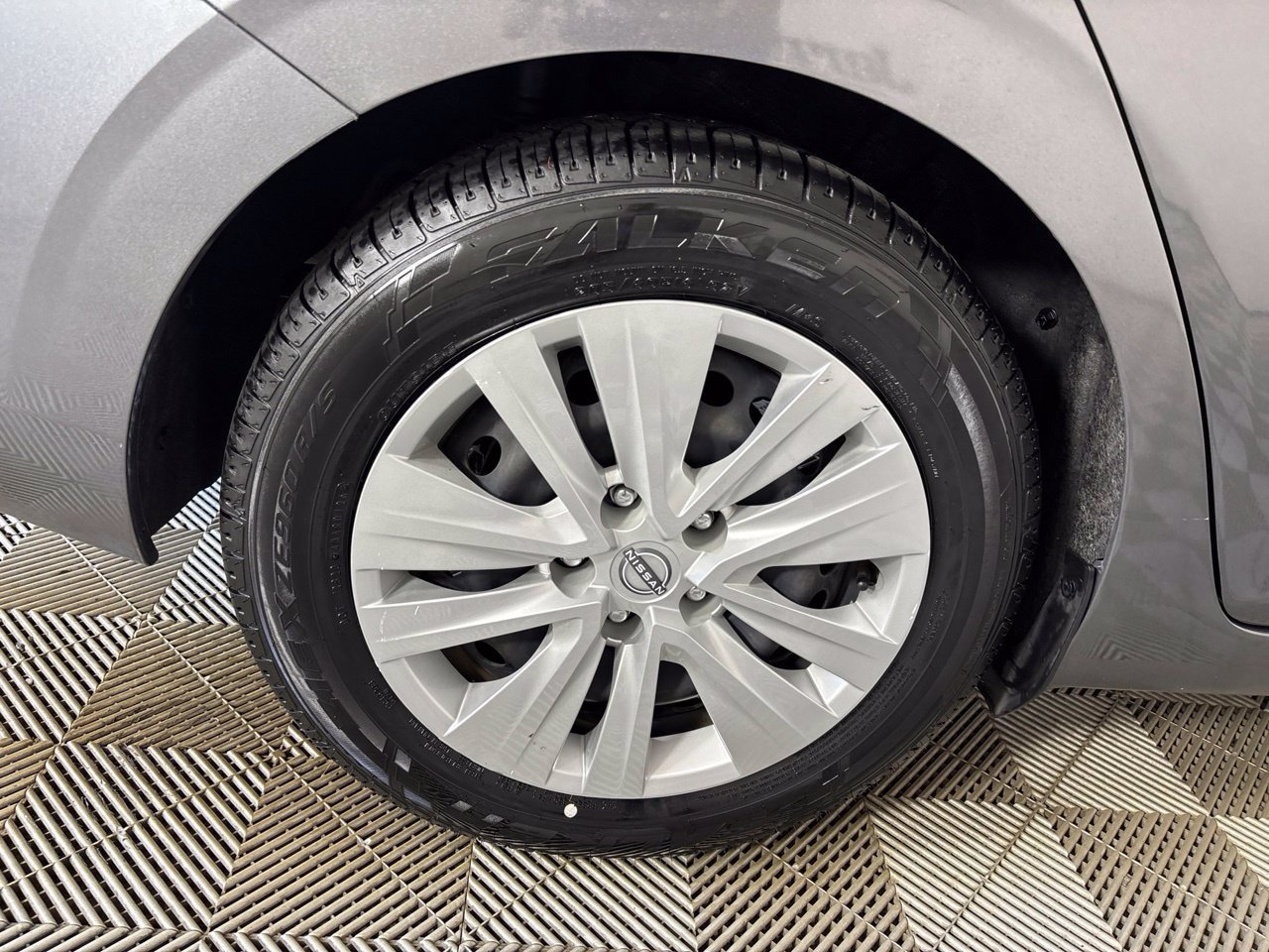 Used 2024 Nissan Sentra S FWD image 31