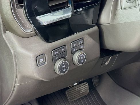 Used 2025 Chevrolet Silverado 1500 LT Trail Boss w/ LT Trail Boss Premium Package AWD/4WD image 10