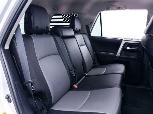 Used 2020 Toyota 4Runner SR5 Premium AWD/4WD image 39
